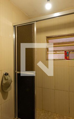 Casa à venda com 280m², 4 quartos e 8 vagasBanheiro da Suíte 2