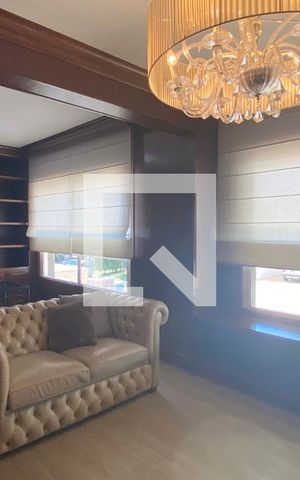 Casa de condomínio à venda com 450m², 4 quartos e 4 vagasEscritório