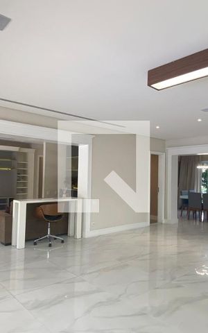 Casa de condomínio à venda com 450m², 4 quartos e 4 vagasSala