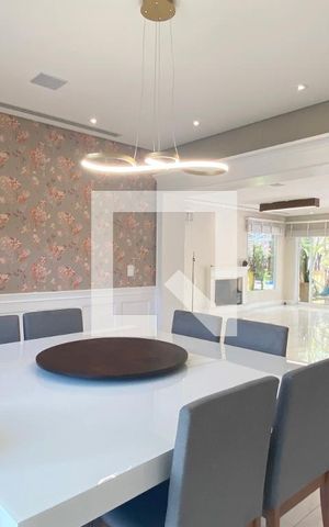 Casa de condomínio à venda com 450m², 4 quartos e 4 vagasSala de Jantar