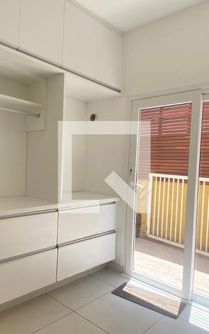 Casa de condomínio à venda com 450m², 4 quartos e 4 vagasÁrea de Serviço