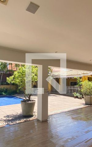 Casa de condomínio à venda com 450m², 4 quartos e 4 vagasVaranda