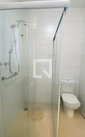 Casa de condomínio à venda com 450m², 4 quartos e 4 vagasBanheiro da Suíte 4