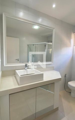 Casa de condomínio à venda com 450m², 4 quartos e 4 vagasBanheiro da Suíte 3