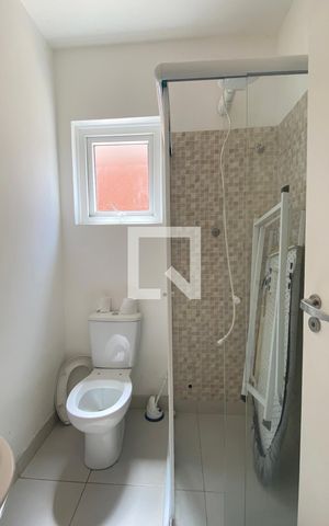 Casa de condomínio à venda com 450m², 4 quartos e 4 vagasBanheiro de serviço