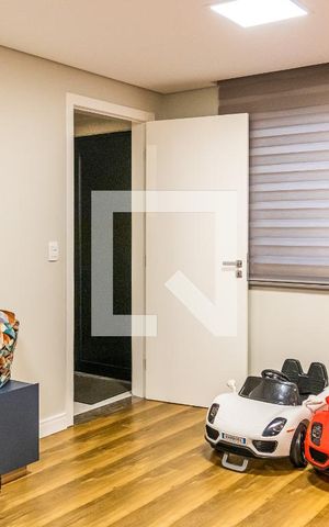 Casa de condomínio à venda com 550m², 6 quartos e 4 vagas Casa de condomínio à venda com 550m², 6 quartos e 4 vagasSuíte 1