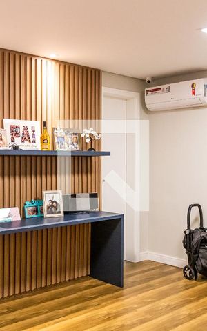 Casa de condomínio à venda com 550m², 6 quartos e 4 vagas Casa de condomínio à venda com 550m², 6 quartos e 4 vagasSuíte 1