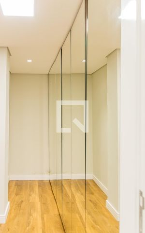 Casa de condomínio à venda com 550m², 6 quartos e 4 vagas Casa de condomínio à venda com 550m², 6 quartos e 4 vagasSuíte 2