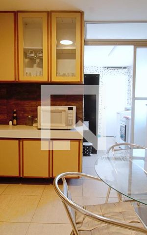 Apartamento à venda com 80m², 3 quartos e 1 vaga Apartamento à venda com 80m², 3 quartos e 1 vagaCopa