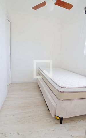 Apartamento à venda com 80m², 3 quartos e 1 vaga Apartamento à venda com 80m², 3 quartos e 1 vagaQuarto de Serviço