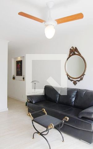 Apartamento à venda com 80m², 3 quartos e 1 vaga Apartamento à venda com 80m², 3 quartos e 1 vagaSala