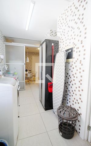 Apartamento à venda com 80m², 3 quartos e 1 vaga Apartamento à venda com 80m², 3 quartos e 1 vagaCozinha e Área de Serviço