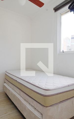Apartamento à venda com 80m², 3 quartos e 1 vaga Apartamento à venda com 80m², 3 quartos e 1 vagaQuarto de Serviço