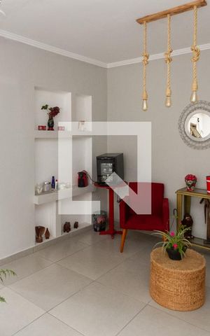 Casa à venda com 140m², 2 quartos e 1 vaga Casa à venda com 140m², 2 quartos e 1 vagaSala