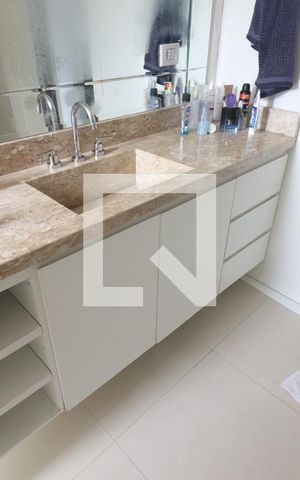 Apartamento para alugar com 131m², 3 quartos e 3 vagasBanheiro do Quarto 1