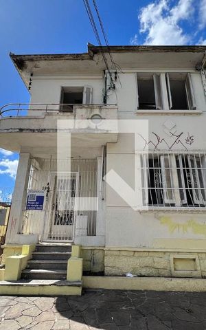 Casa à venda com 500m², 3 quartos e 4 vagasFachada