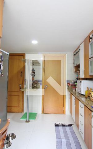 Apartamento à venda com 101m², 3 quartos e 2 vagasCozinha