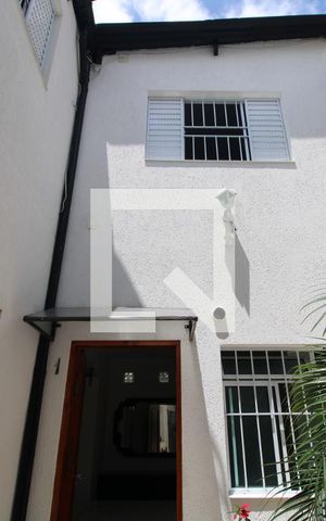 Casa para alugar com 110m², 2 quartos e 1 vagaFachada