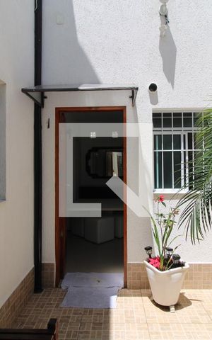 Casa para alugar com 110m², 2 quartos e 1 vagaEntrada