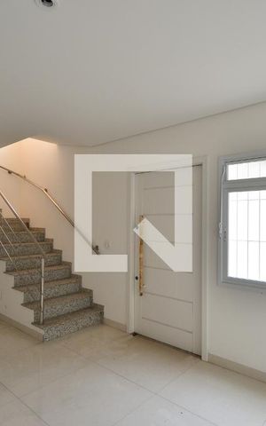 Casa à venda com 130m², 3 quartos e 2 vagasSala