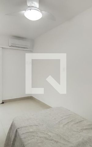 Casa à venda com 360m², 4 quartos e 4 vagas Casa à venda com 360m², 4 quartos e 4 vagasQuarto de Serviço