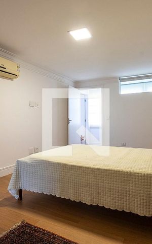 Apartamento à venda com 226m², 3 quartos e sem vaga Apartamento à venda com 226m², 3 quartos e sem vagaSuíte 2