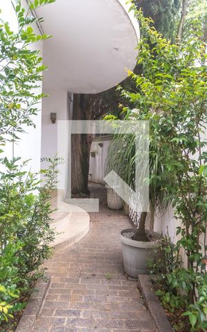 Casa à venda com 400m², 4 quartos e 2 vagas Casa à venda com 400m², 4 quartos e 2 vagasQuintal