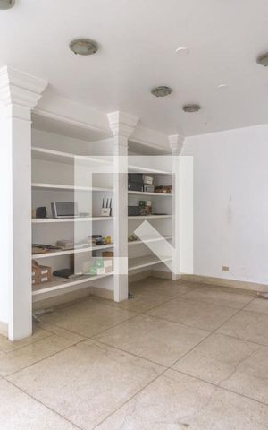 Casa à venda com 400m², 4 quartos e 2 vagas Casa à venda com 400m², 4 quartos e 2 vagasSala de estar