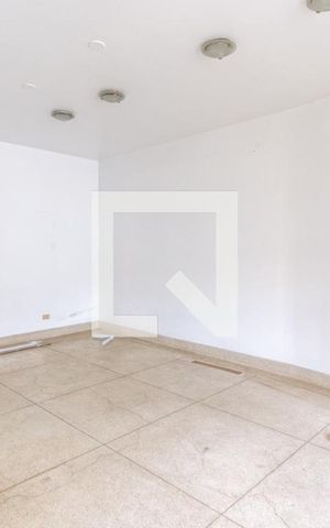 Casa à venda com 400m², 4 quartos e 2 vagas Casa à venda com 400m², 4 quartos e 2 vagasSala de estar