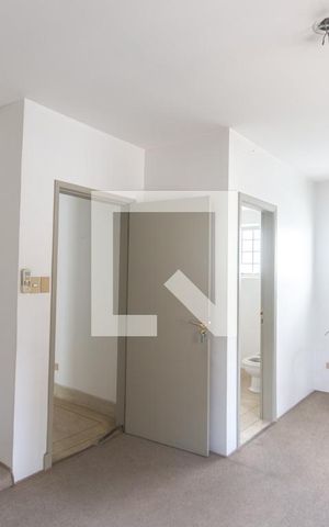 Casa à venda com 400m², 4 quartos e 2 vagas Casa à venda com 400m², 4 quartos e 2 vagasSuíte