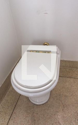 Casa à venda com 400m², 4 quartos e 2 vagas Casa à venda com 400m², 4 quartos e 2 vagasVaso