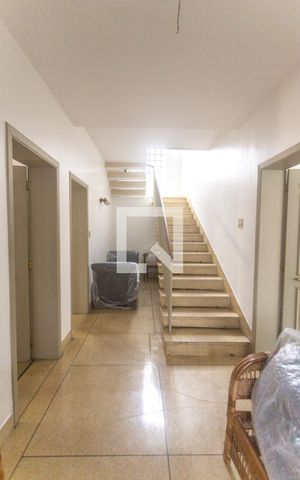 Casa à venda com 400m², 4 quartos e 2 vagas Casa à venda com 400m², 4 quartos e 2 vagasHall de entrada