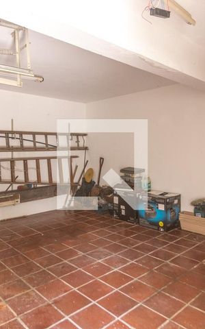 Casa à venda com 400m², 4 quartos e 2 vagas Casa à venda com 400m², 4 quartos e 2 vagasGaragem