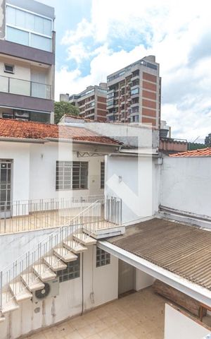Casa à venda com 400m², 4 quartos e 2 vagas Casa à venda com 400m², 4 quartos e 2 vagasVista suíte