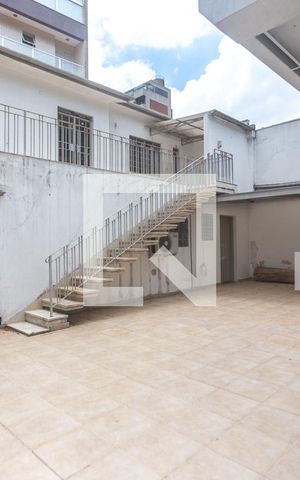 Casa à venda com 400m², 4 quartos e 2 vagas Casa à venda com 400m², 4 quartos e 2 vagasQuintal