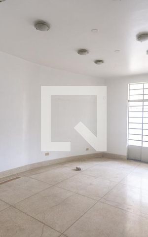 Casa à venda com 400m², 4 quartos e 2 vagas Casa à venda com 400m², 4 quartos e 2 vagasSala de estar