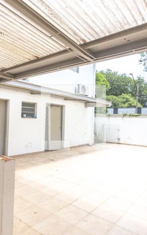 Casa à venda com 400m², 4 quartos e 2 vagas Casa à venda com 400m², 4 quartos e 2 vagasQuintal