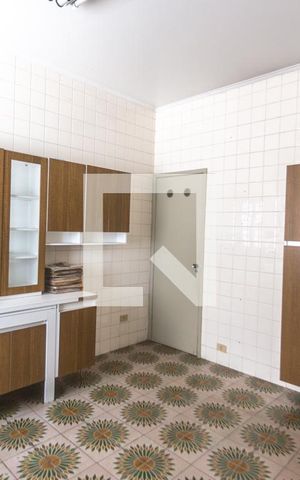 Casa à venda com 400m², 4 quartos e 2 vagas Casa à venda com 400m², 4 quartos e 2 vagasCozinha
