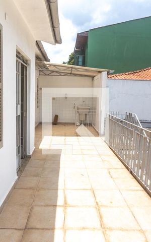 Casa à venda com 400m², 4 quartos e 2 vagas Casa à venda com 400m², 4 quartos e 2 vagasÁrea de serviço