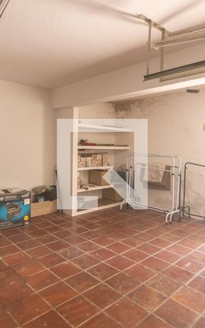 Casa à venda com 400m², 4 quartos e 2 vagas Casa à venda com 400m², 4 quartos e 2 vagasGaragem