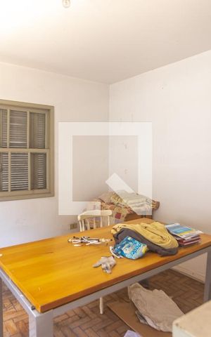 Casa à venda com 400m², 4 quartos e 2 vagas Casa à venda com 400m², 4 quartos e 2 vagasQuarto -edícula
