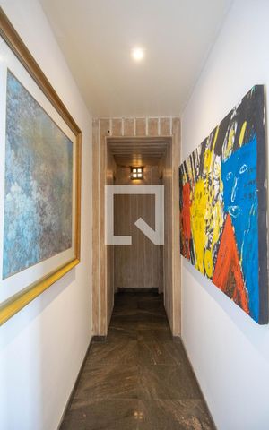 Apartamento à venda com 224m², 3 quartos e 1 vaga Apartamento à venda com 224m², 3 quartos e 1 vagaCorredor