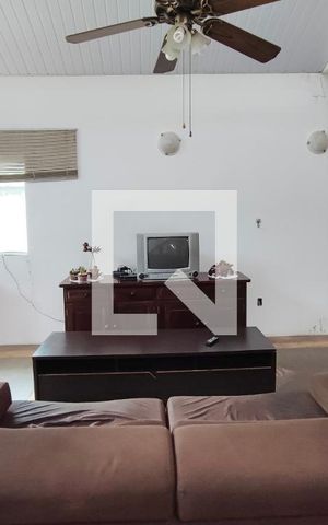 Casa à venda com 200m², 3 quartos e 8 vagas Casa à venda com 200m², 3 quartos e 8 vagasSala de Jantar / Sala de Estar