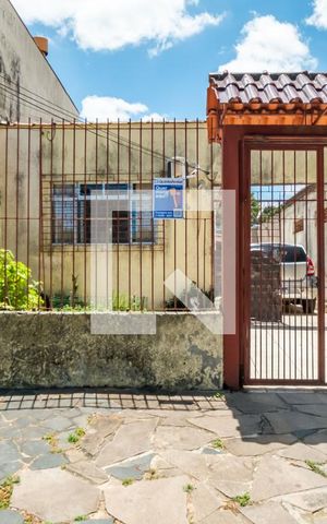 Casa à venda com 133m², 3 quartos e 1 vaga Casa à venda com 133m², 3 quartos e 1 vagaFachada