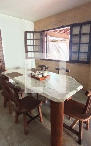 Casa à venda com 370m², 4 quartos e 5 vagas
