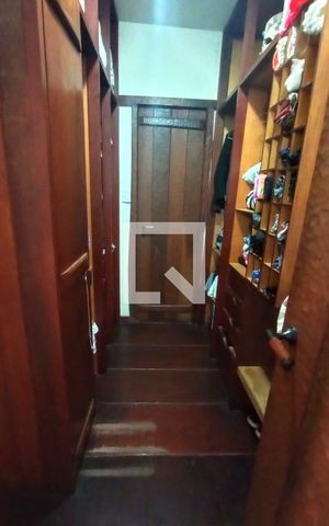 Casa à venda com 370m², 4 quartos e 5 vagas