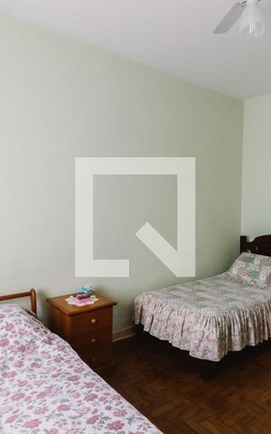 Casa à venda com 210m², 4 quartos e 2 vagasSuíte 2