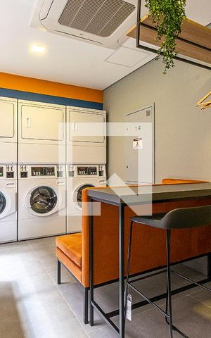 Studio para alugar com 30m², 1 quarto e sem vaga Studio para alugar com 30m², 1 quarto e sem vagaÁrea Comum - Lavanderia