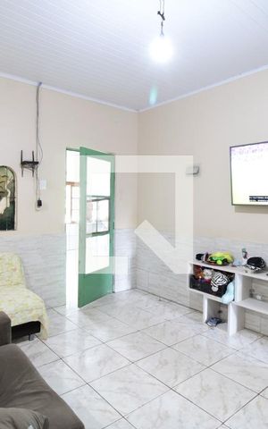 Casa à venda com 100m², 3 quartos e 3 vagasSala