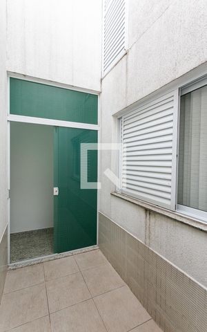 Casa à venda com 180m², 3 quartos e 4 vagas Casa à venda com 180m², 3 quartos e 4 vagasJardim de Inverno
